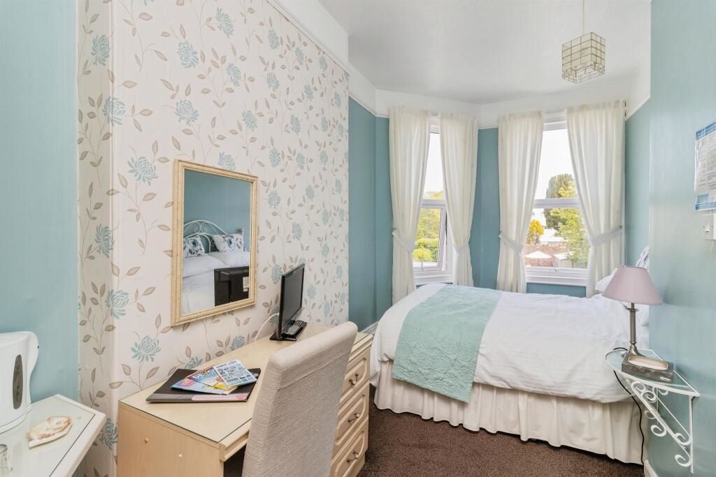 33 St. Andrews Road, Paignton, Devon, TQ4 6HA