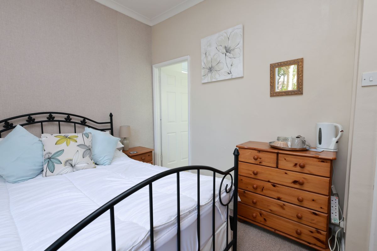 33 St. Andrews Road, Paignton, Devon, TQ4 6HA