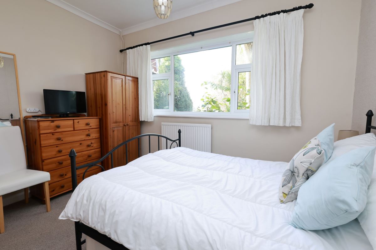 33 St. Andrews Road, Paignton, Devon, TQ4 6HA