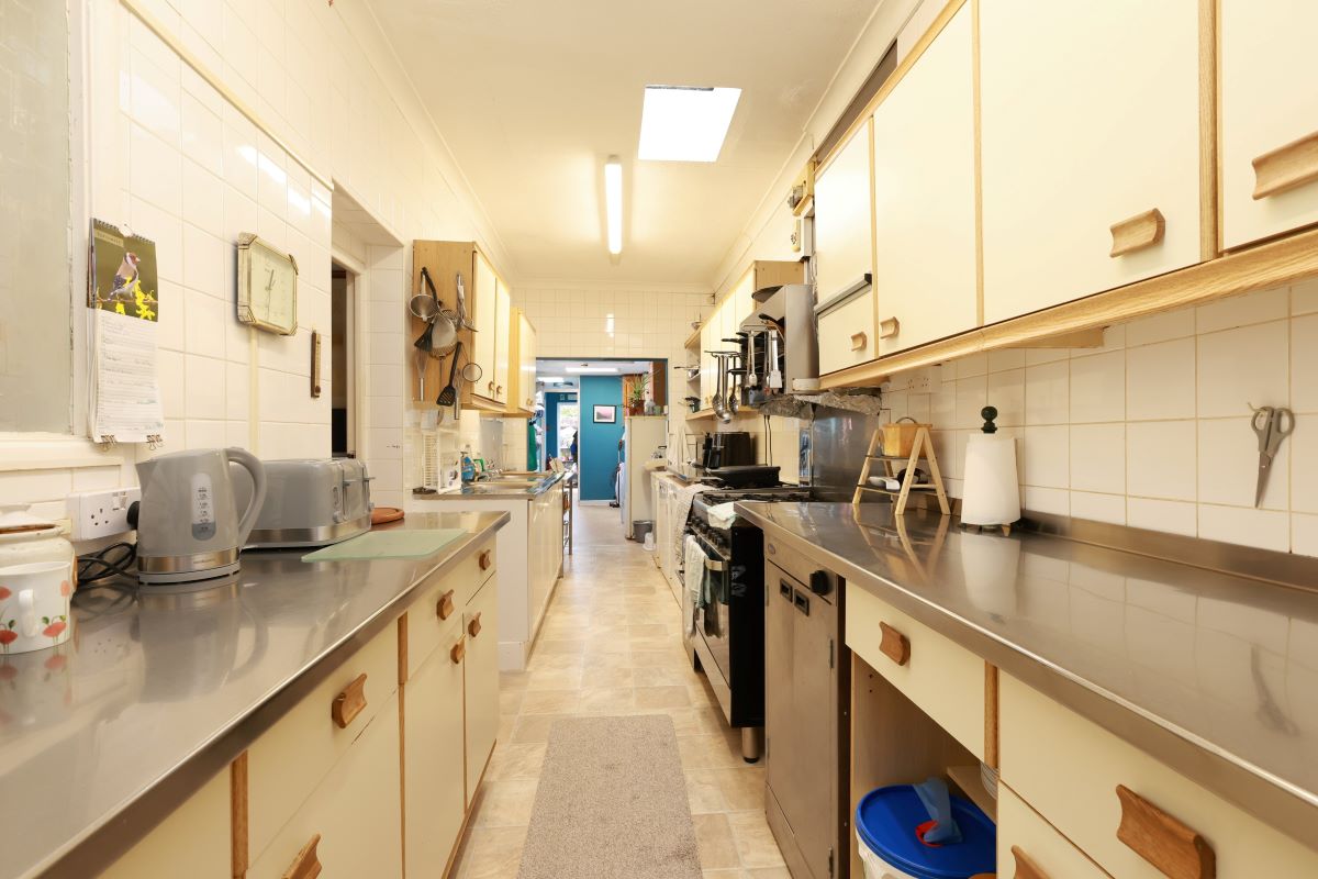 33 St. Andrews Road, Paignton, Devon, TQ4 6HA