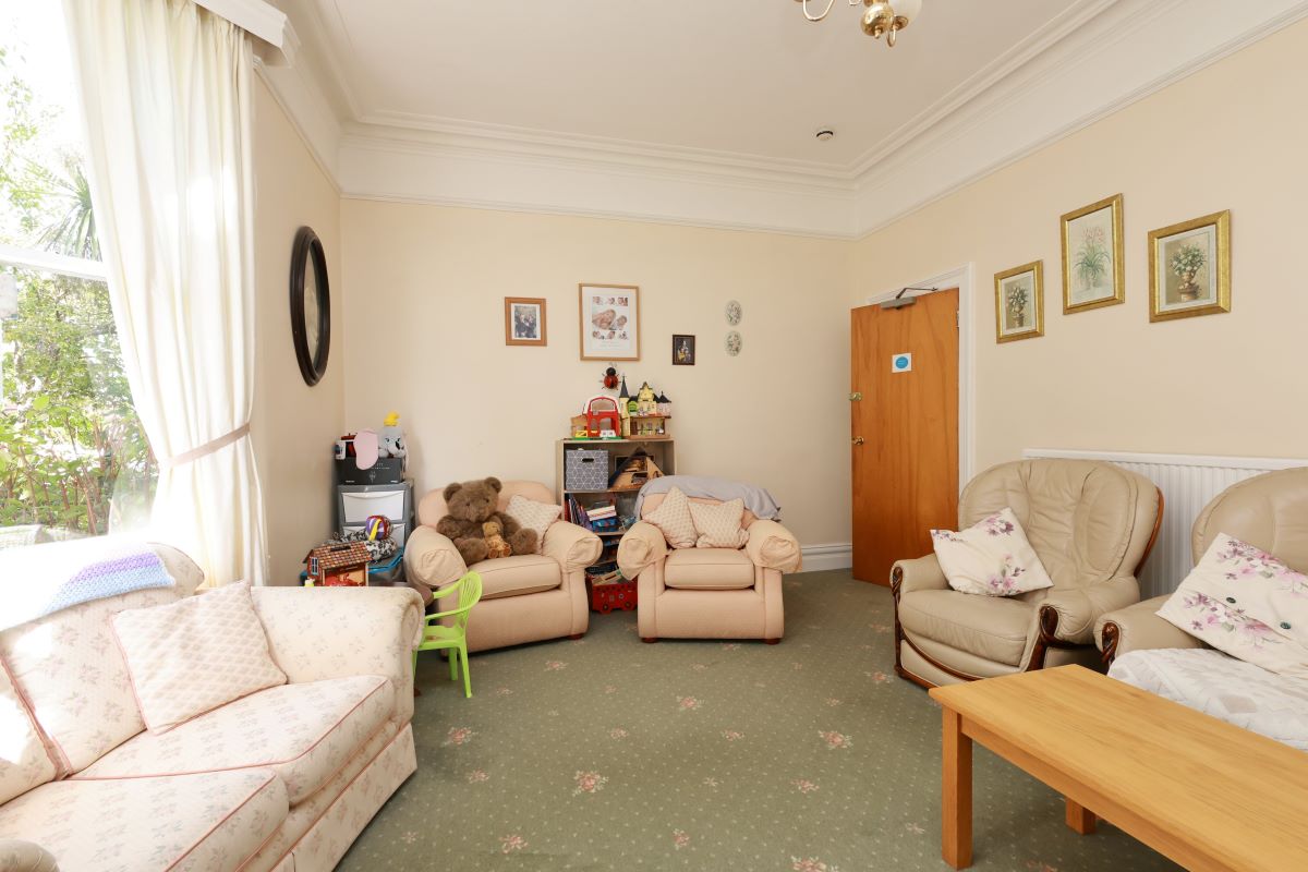 33 St. Andrews Road, Paignton, Devon, TQ4 6HA