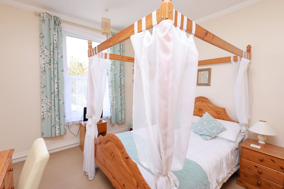 33 St. Andrews Road, Paignton, Devon, TQ4 6HA