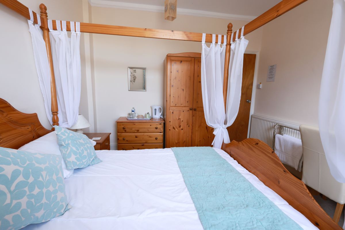 33 St. Andrews Road, Paignton, Devon, TQ4 6HA