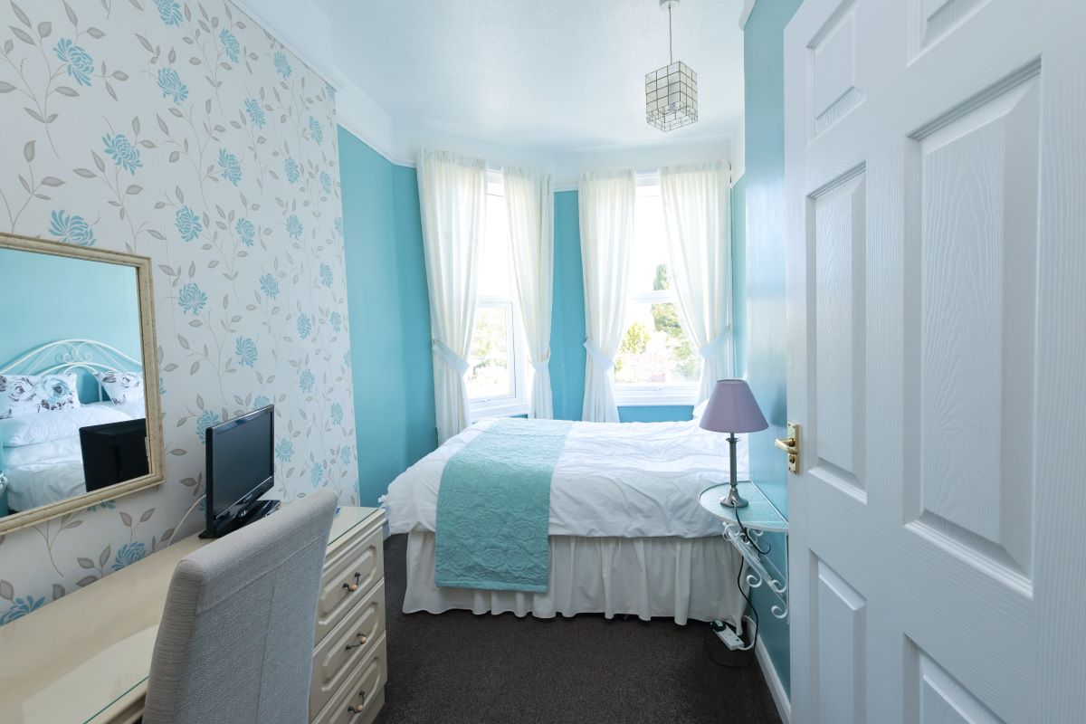 33 St. Andrews Road, Paignton, Devon, TQ4 6HA