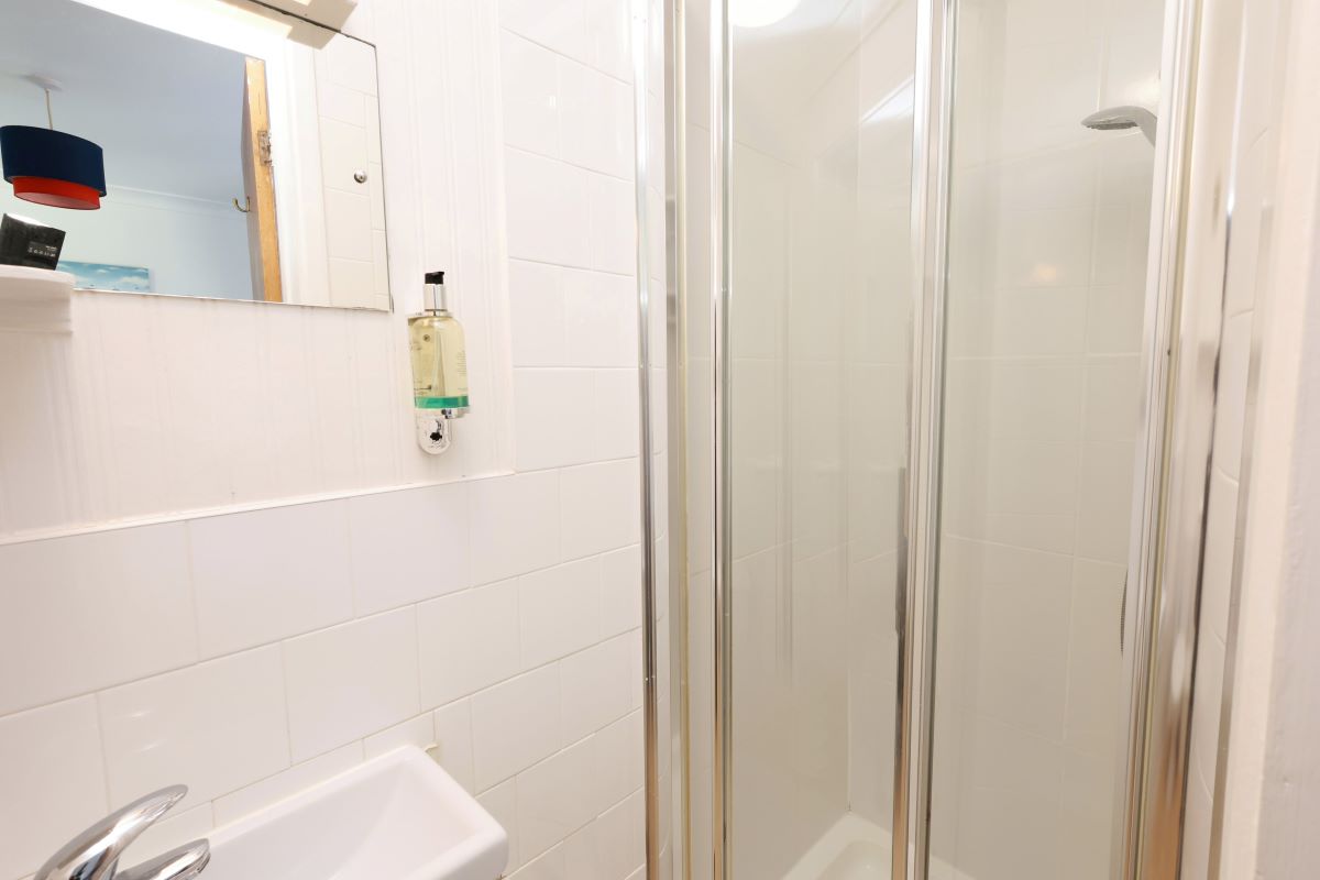 33 St. Andrews Road, Paignton, Devon, TQ4 6HA