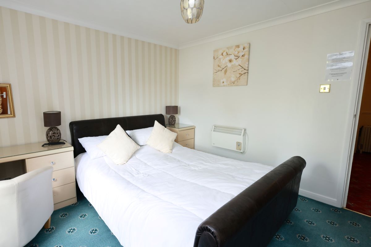 33 St. Andrews Road, Paignton, Devon, TQ4 6HA