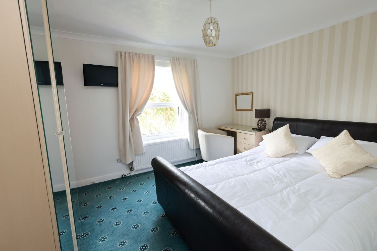 33 St. Andrews Road, Paignton, Devon, TQ4 6HA