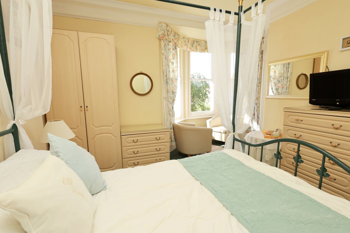 33 St. Andrews Road, Paignton, Devon, TQ4 6HA