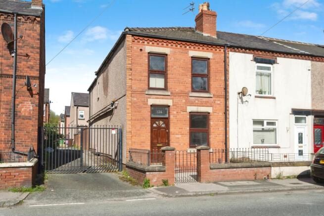 Fantastic Investment Opportunity for Sale by Online Auction Three Bedroom End Terrace Recently Renovated