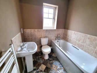 6B Mount Pleasant, Penpedairheol, Hengoed, Mid Glamorgan, CF828BY