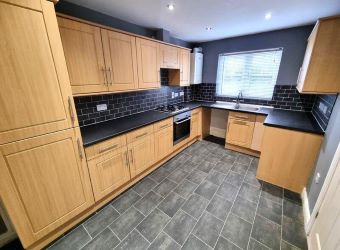 6B Mount Pleasant, Penpedairheol, Hengoed, Mid Glamorgan, CF828BY