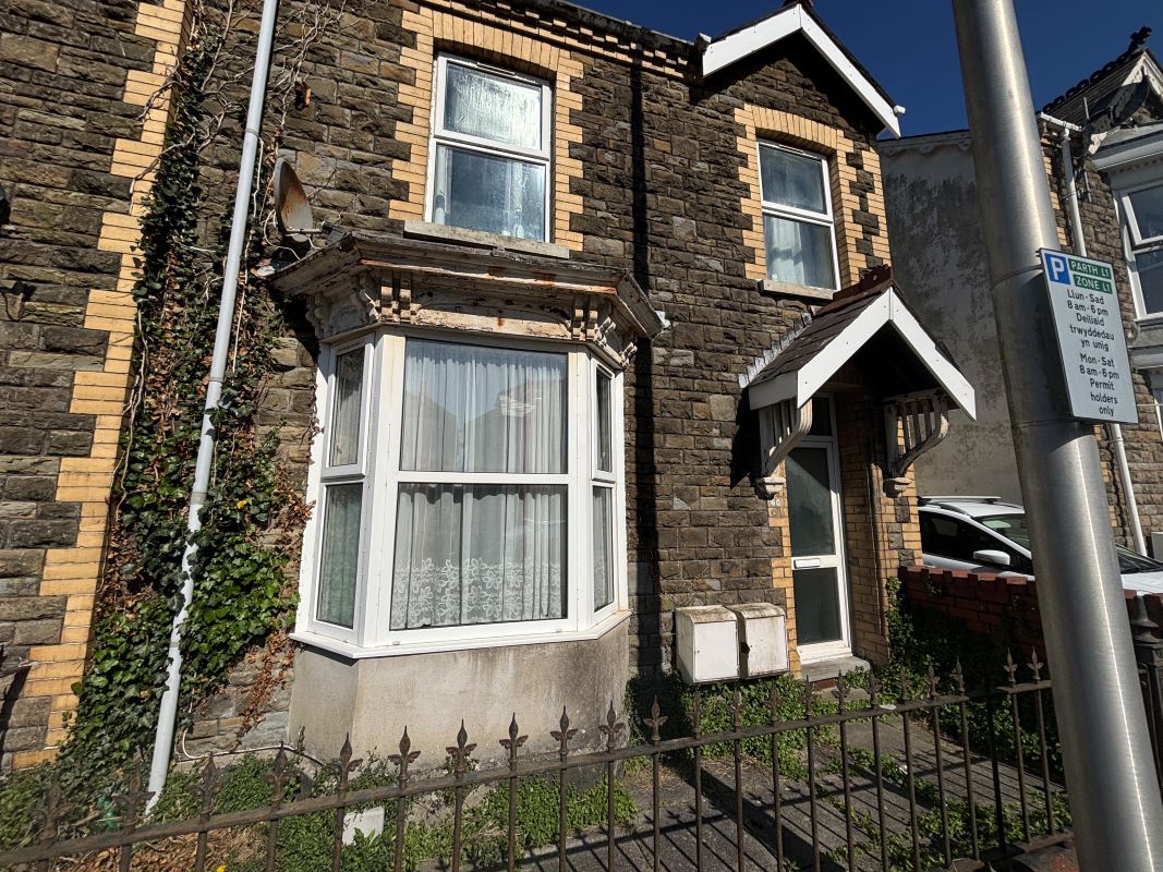 60 Coleshill Terrace, Llanelli, Dyfed, SA153DA