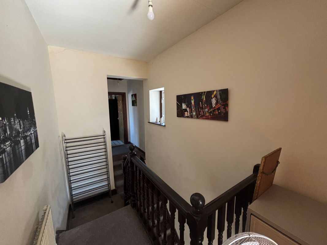 60 Coleshill Terrace, Llanelli, Dyfed, SA153DA