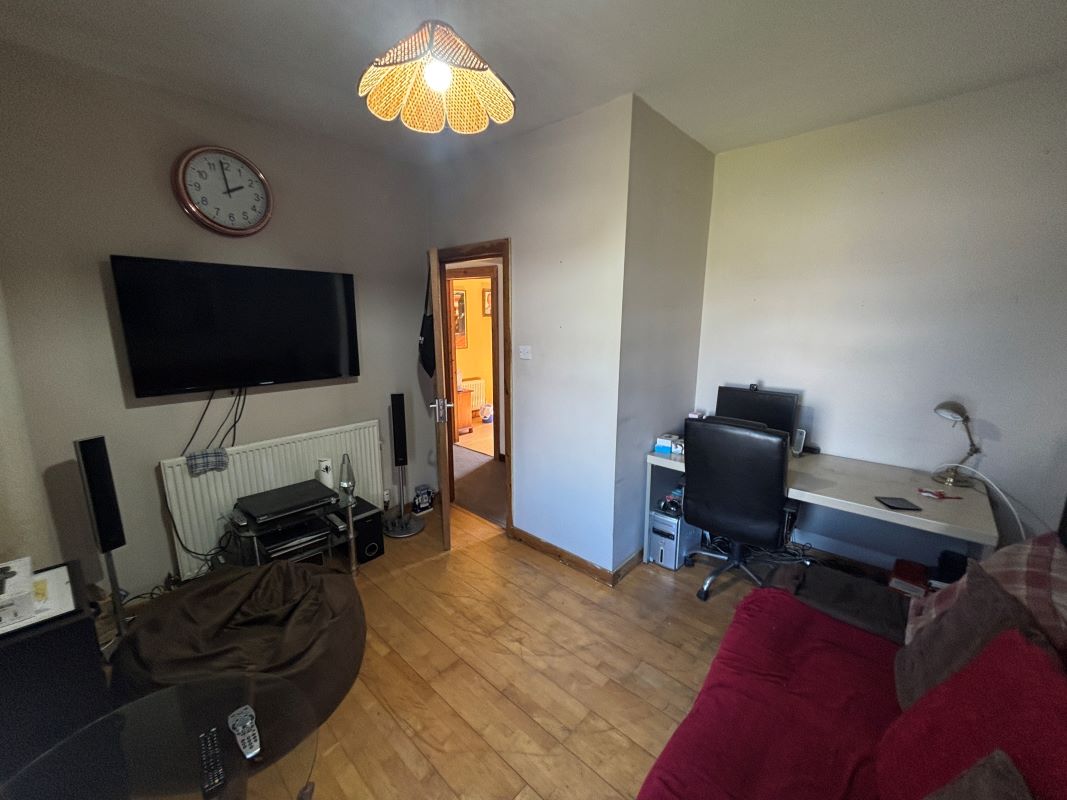 60 Coleshill Terrace, Llanelli, Dyfed, SA153DA