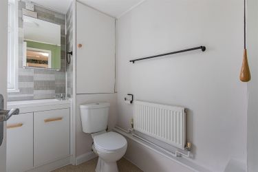 4A Walker Road, Cardiff, CF242EJ