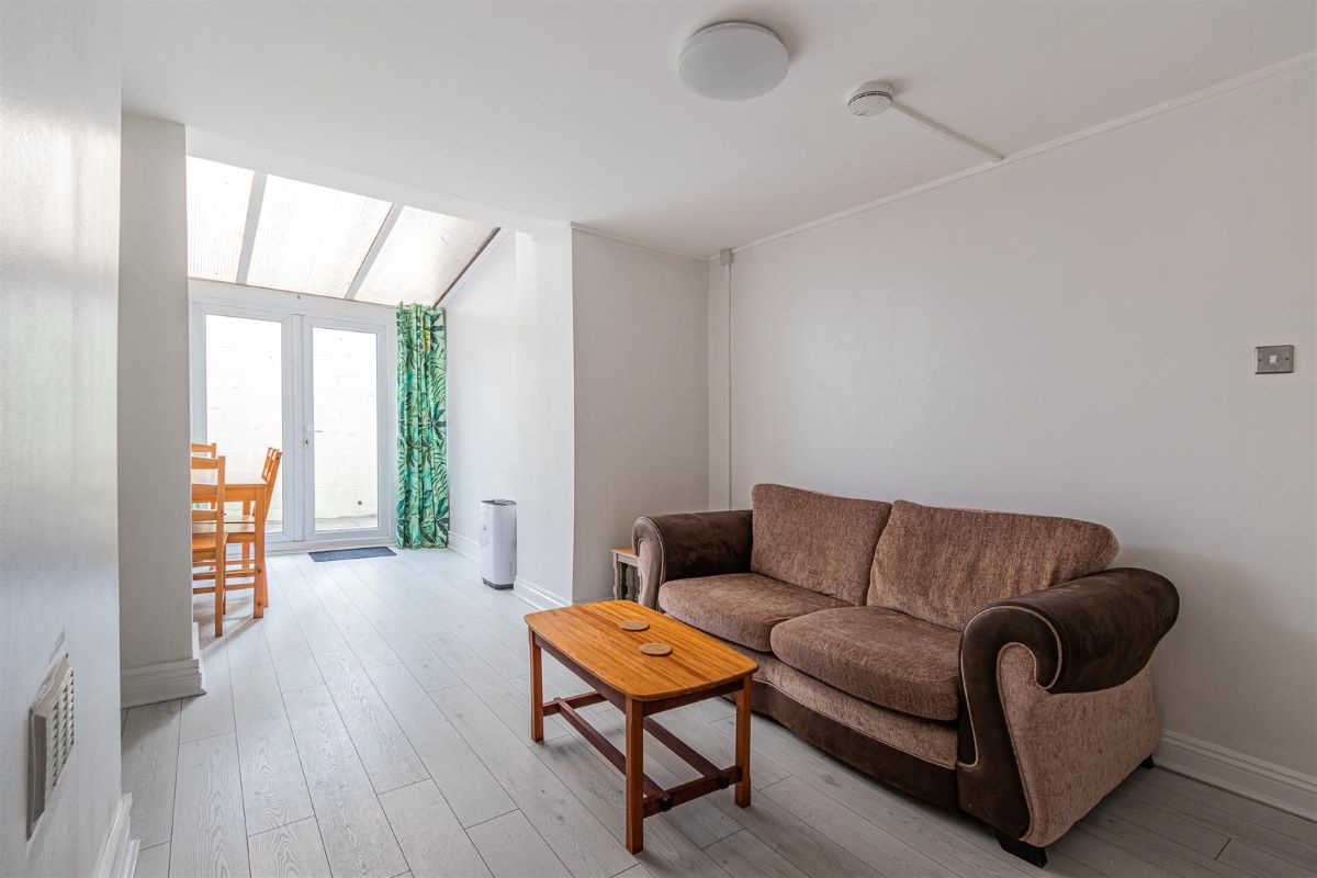 4A Walker Road, Cardiff, CF242EJ