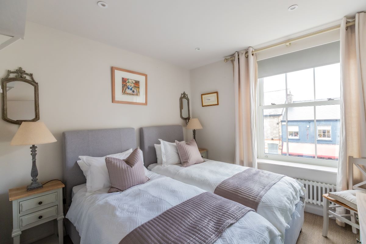 40 Eastgate, Cowbridge, CF717DG