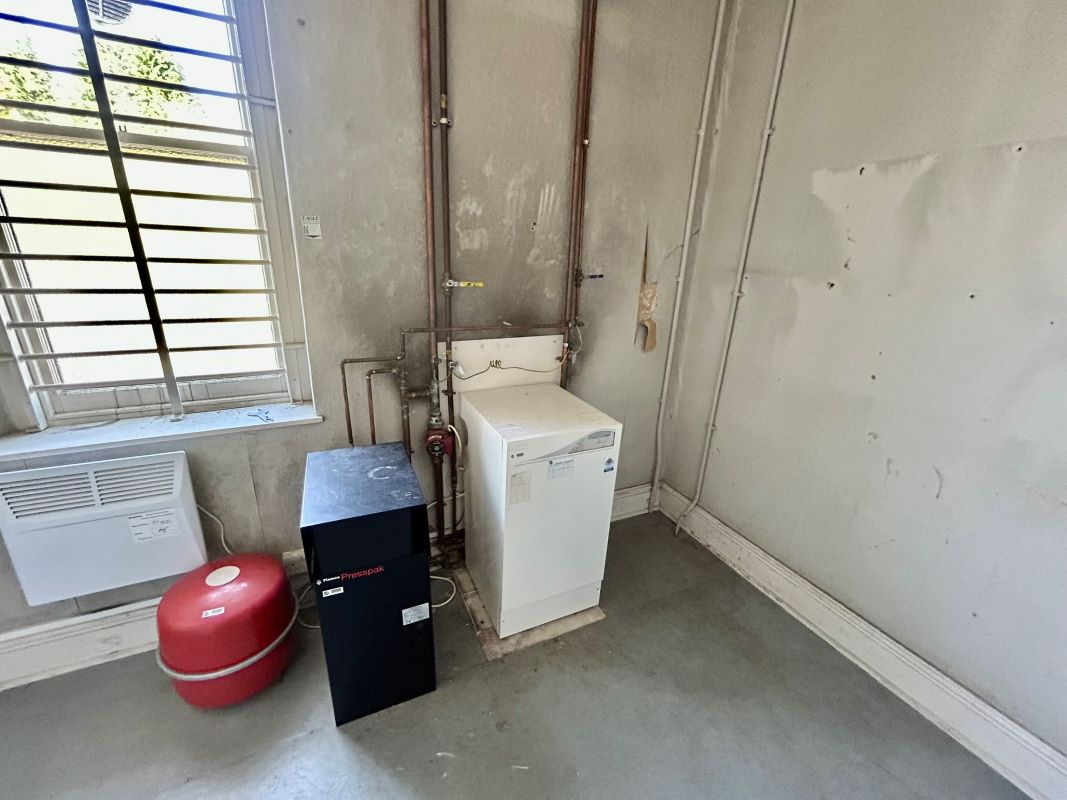 Former Barclays Bank, 46 Rhosmaen Street, Llandeilo, Dyfed, SA196HF