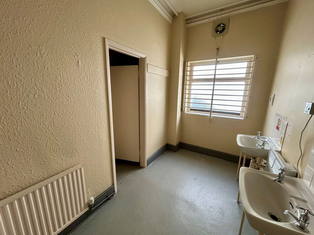 Former Barclays Bank, 46 Rhosmaen Street, Llandeilo, Dyfed, SA196HF