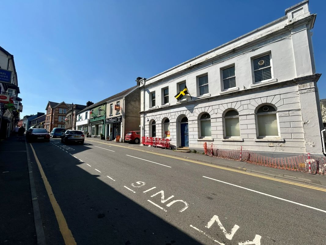 Former Barclays Bank, 46 Rhosmaen Street, Llandeilo, Dyfed, SA196HF