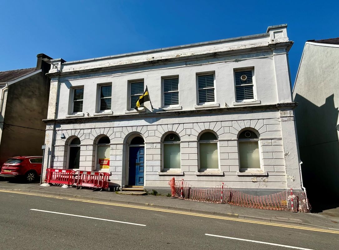 Former Barclays Bank, 46 Rhosmaen Street, Llandeilo, Dyfed, SA196HF