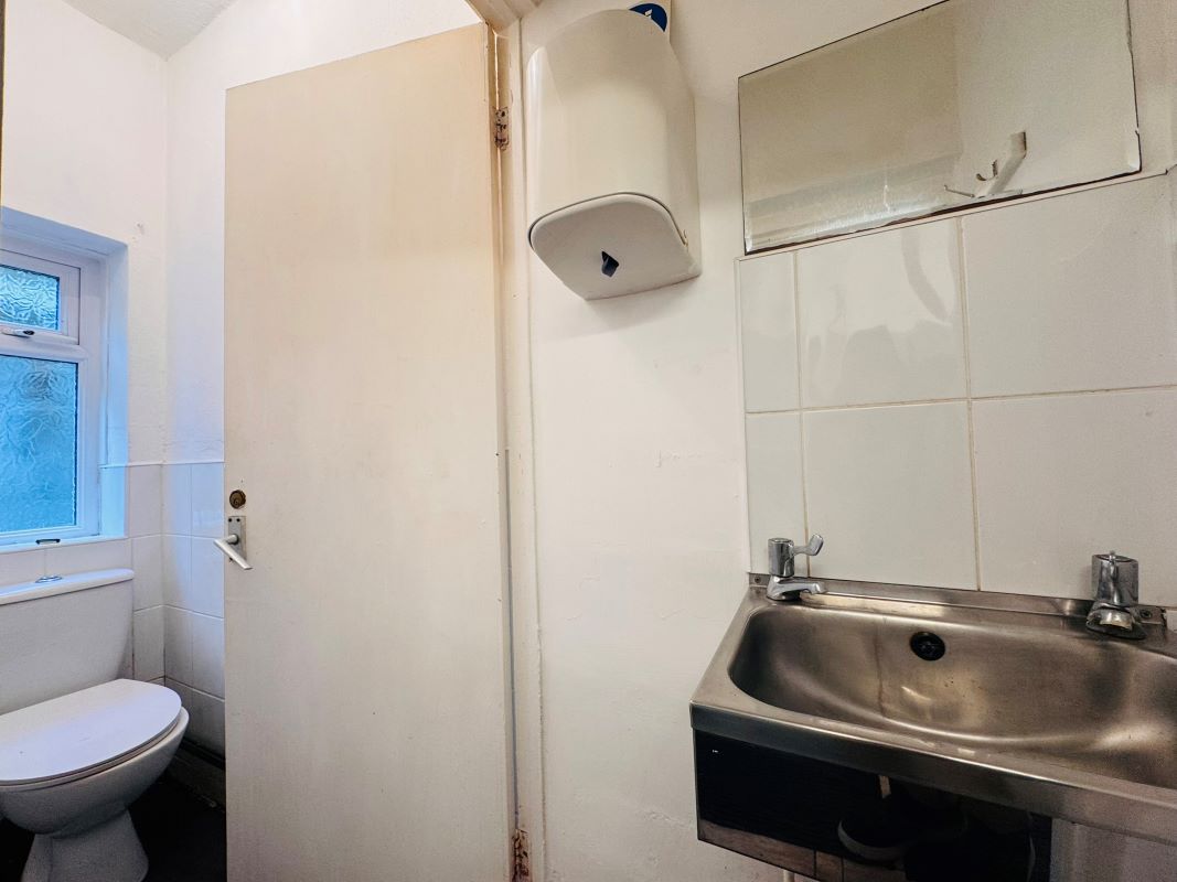 35 High Street, Ferndale, CF434RH