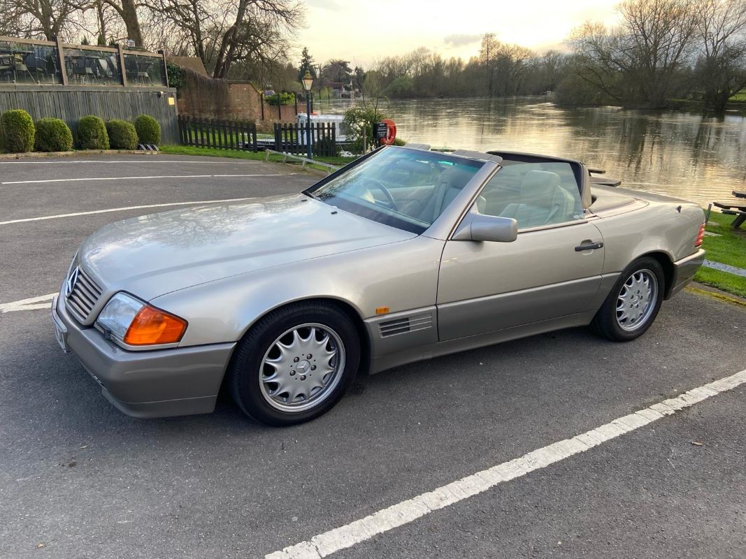 1990 Mercedes-Benz SL300 Convertible Image