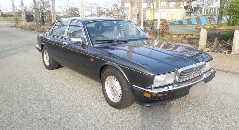 1992 Jaguar XJ40 Image