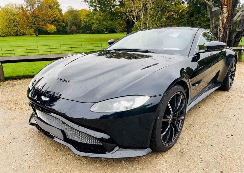 2018 Aston Martin Vantage Image