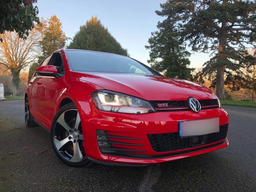 2014 Volkswagen Golf Image