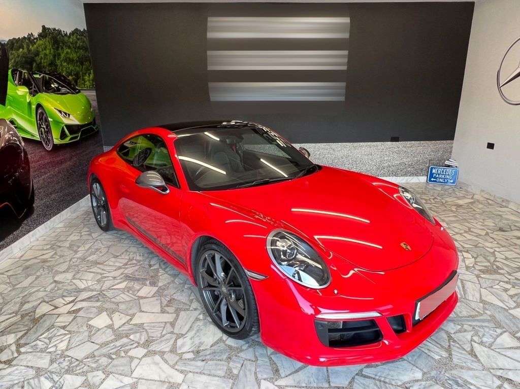2018 Porsche 911 Coupe Image
