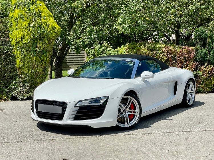 2011 Audi R8 V8 Spyder Image