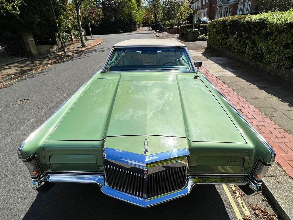 1971 Lincoln Continental Image