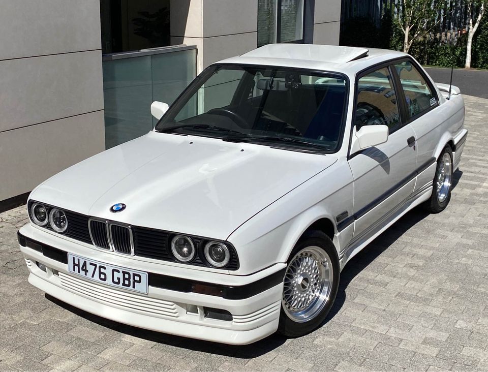 1991 BMW E30 318is Image
