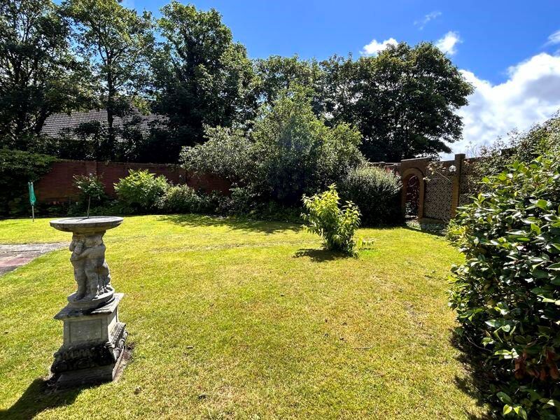 51 Hollyfield Road, Sutton Coldfield, West Midlands, B75 7SE