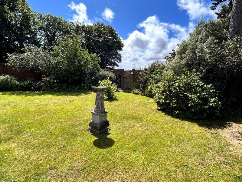 51 Hollyfield Road, Sutton Coldfield, West Midlands, B75 7SE