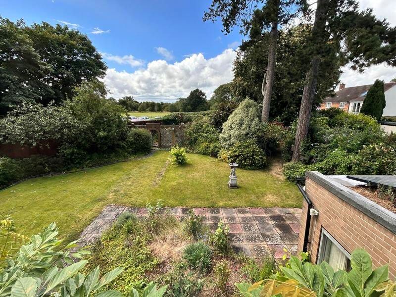 51 Hollyfield Road, Sutton Coldfield, West Midlands, B75 7SE