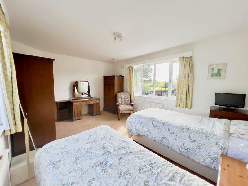 51 Hollyfield Road, Sutton Coldfield, West Midlands, B75 7SE