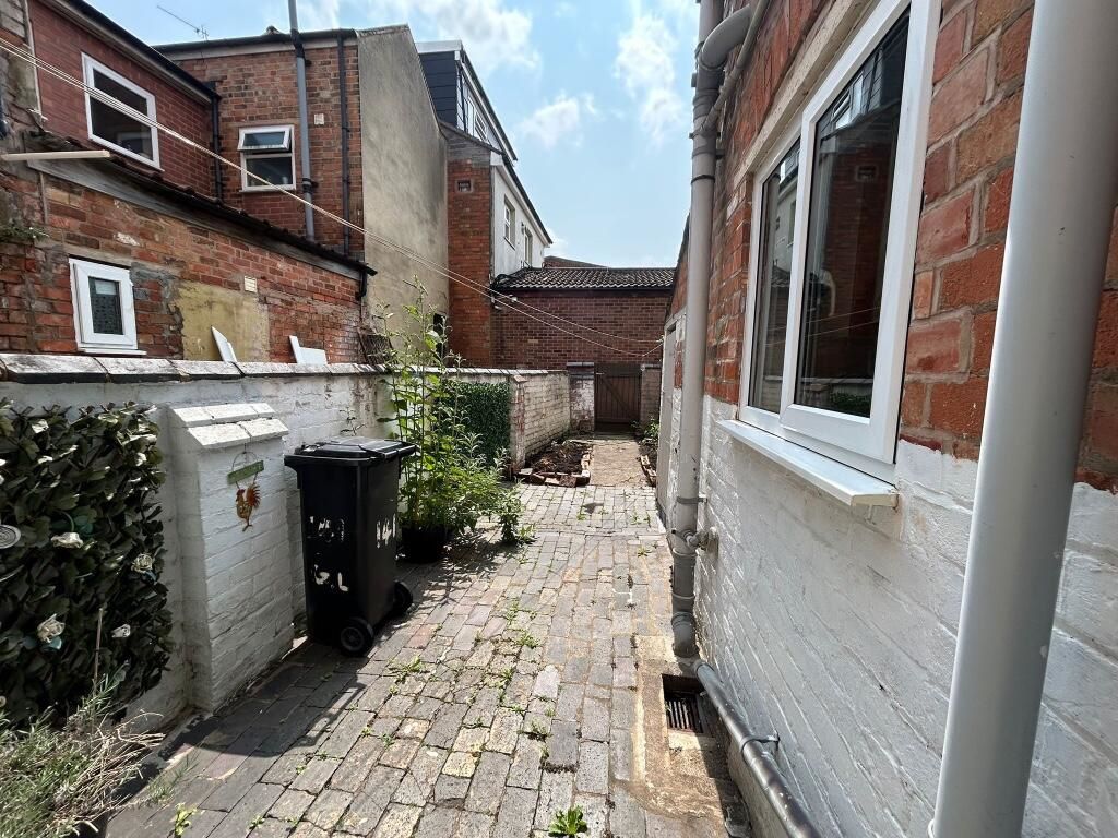 215, Green Lane Road, Leicester City, Leicester, LE5 4PE