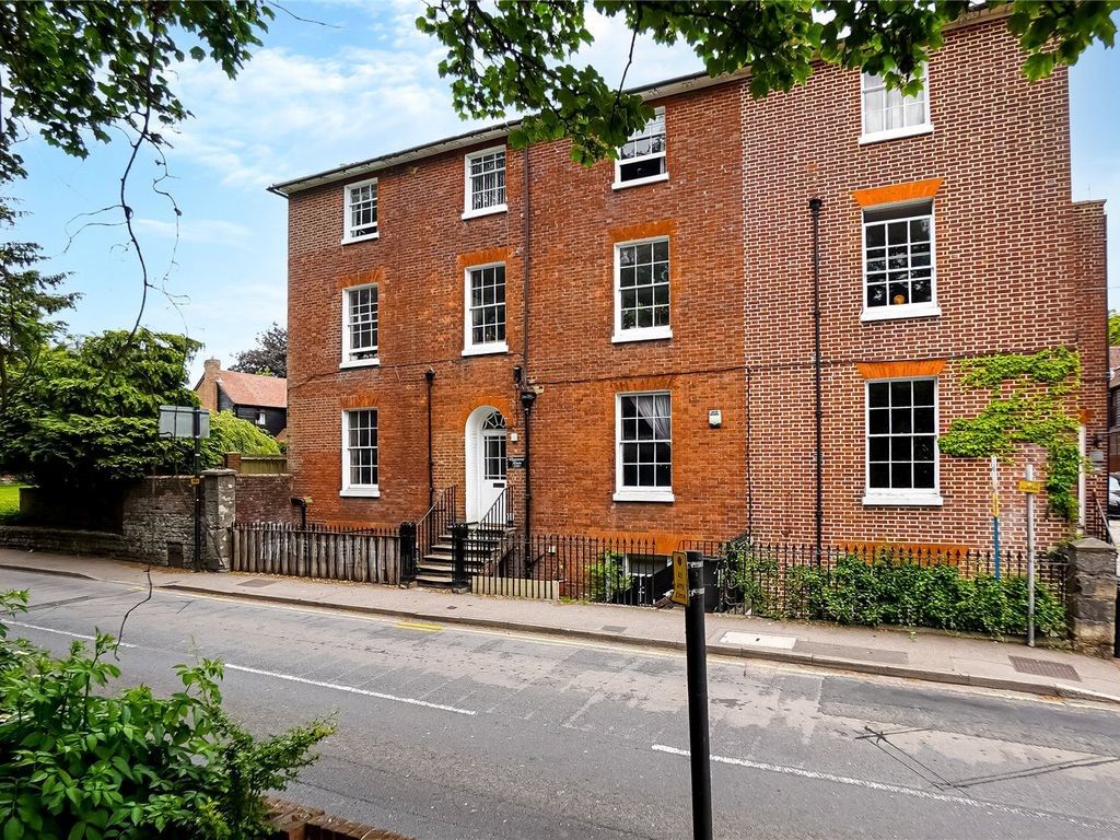 Loft Claremont House, 200 Tonbridge Road, Wateringbury, Maidstone, Kent, ME18 5NU