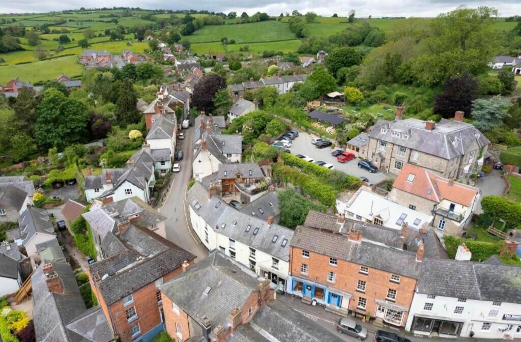 20 Market Square, Bishops Castle, Shropshire, SY9 5BN