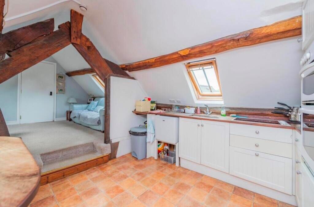 20 Market Square, Bishops Castle, Shropshire, SY9 5BN