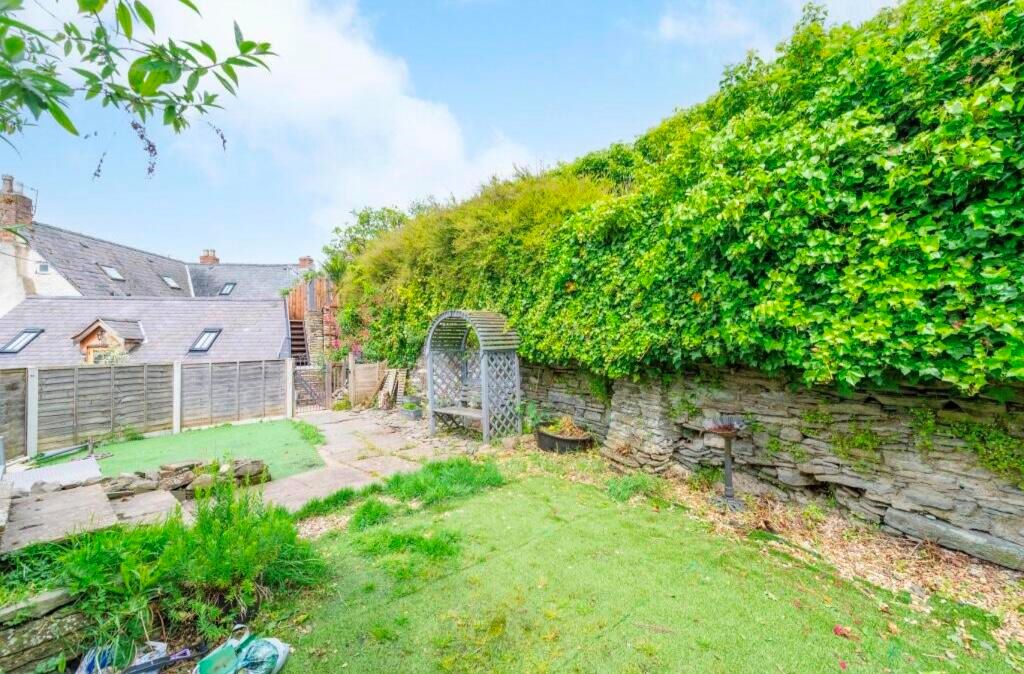 20 Market Square, Bishops Castle, Shropshire, SY9 5BN