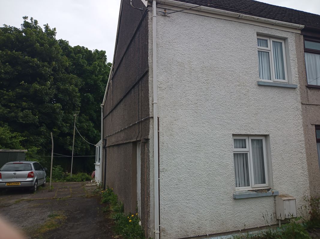 Loughor, Swansea, Abertawe, SA4 6RG - Online Auctions