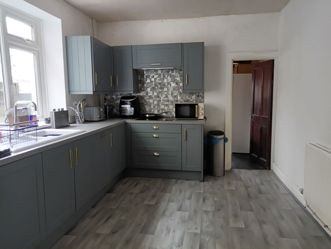 Coleshill Terrace, Llanelli, Dyfed, SA15 3DA