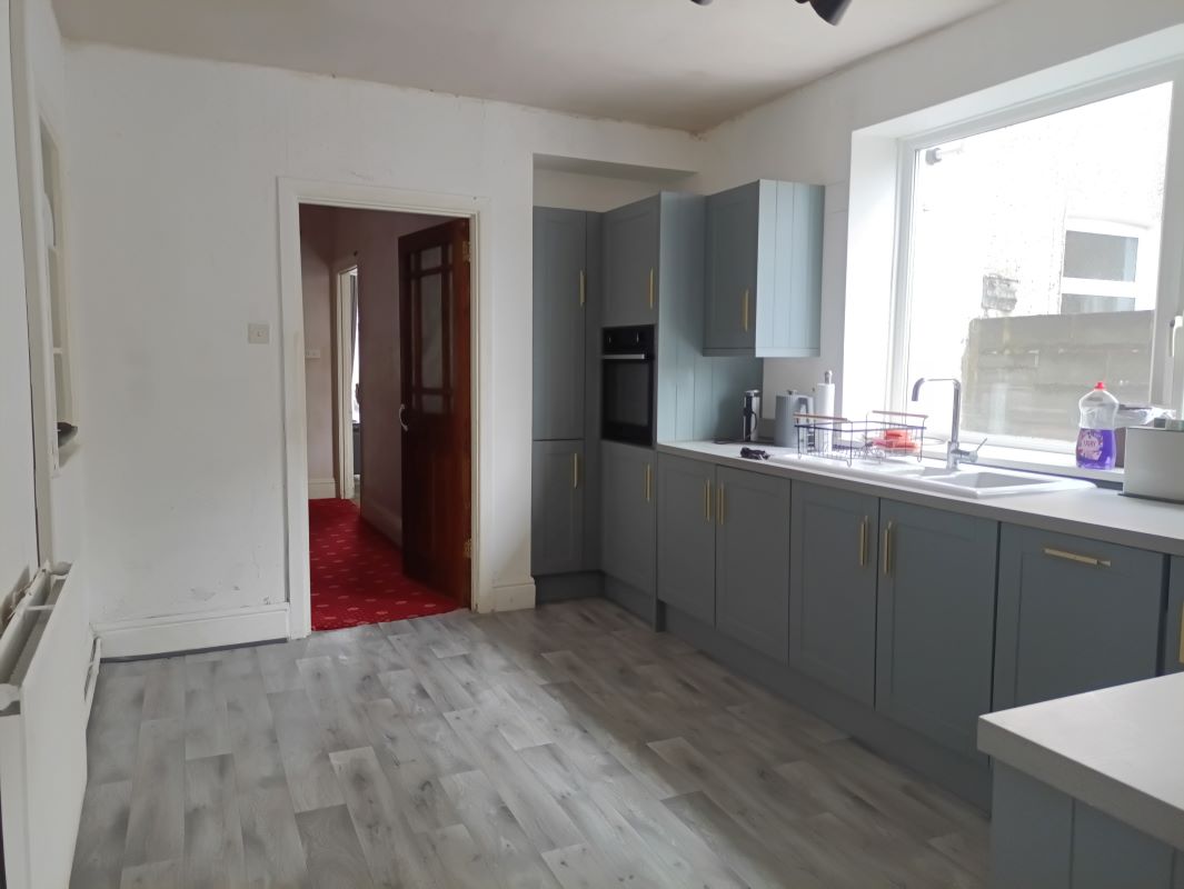 Coleshill Terrace, Llanelli, Dyfed, SA15 3DA