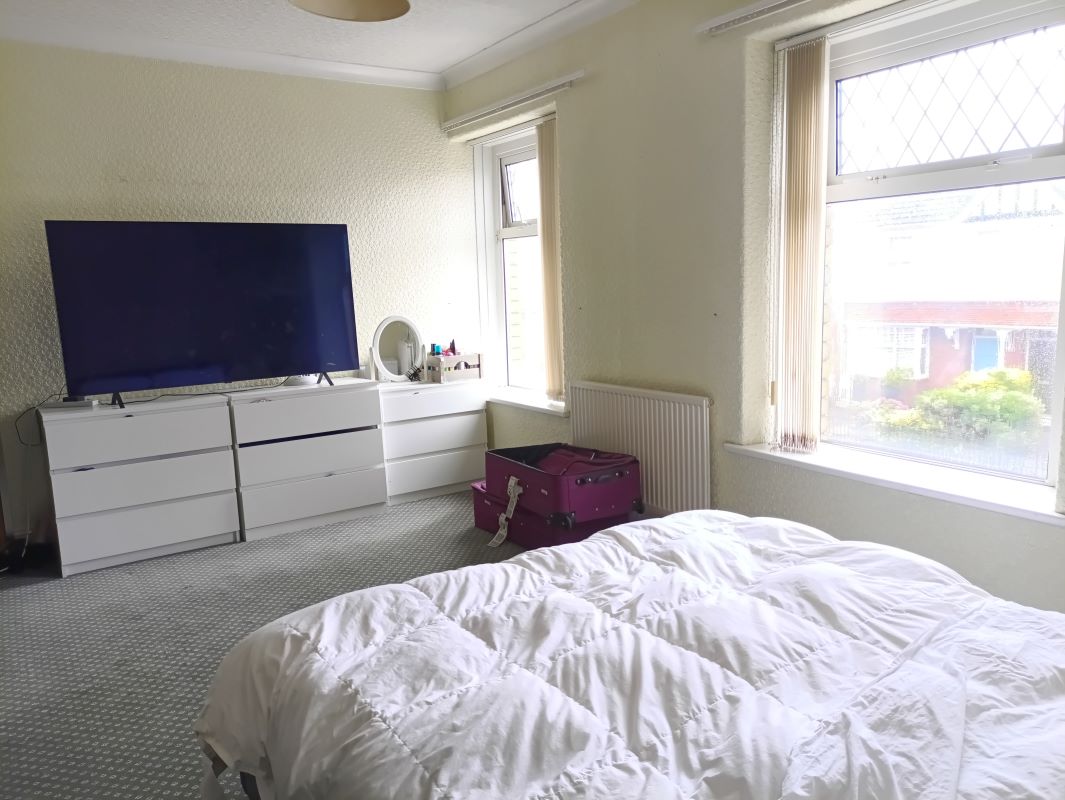 Coleshill Terrace, Llanelli, Dyfed, SA15 3DA