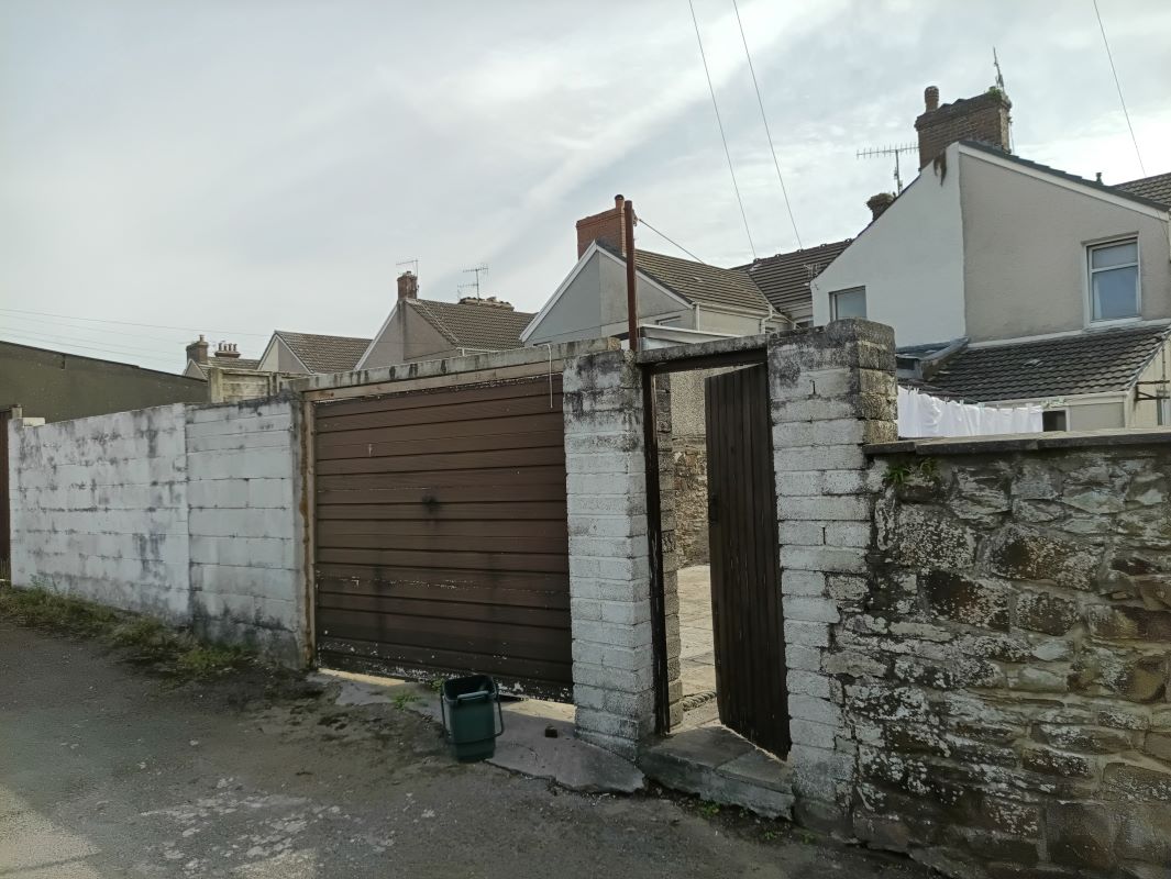 Coleshill Terrace, Llanelli, Dyfed, SA15 3DA