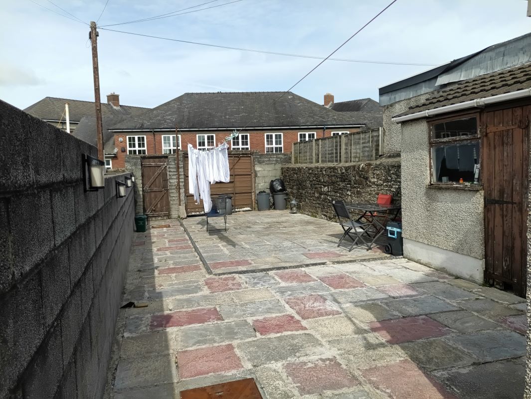 Coleshill Terrace, Llanelli, Dyfed, SA15 3DA