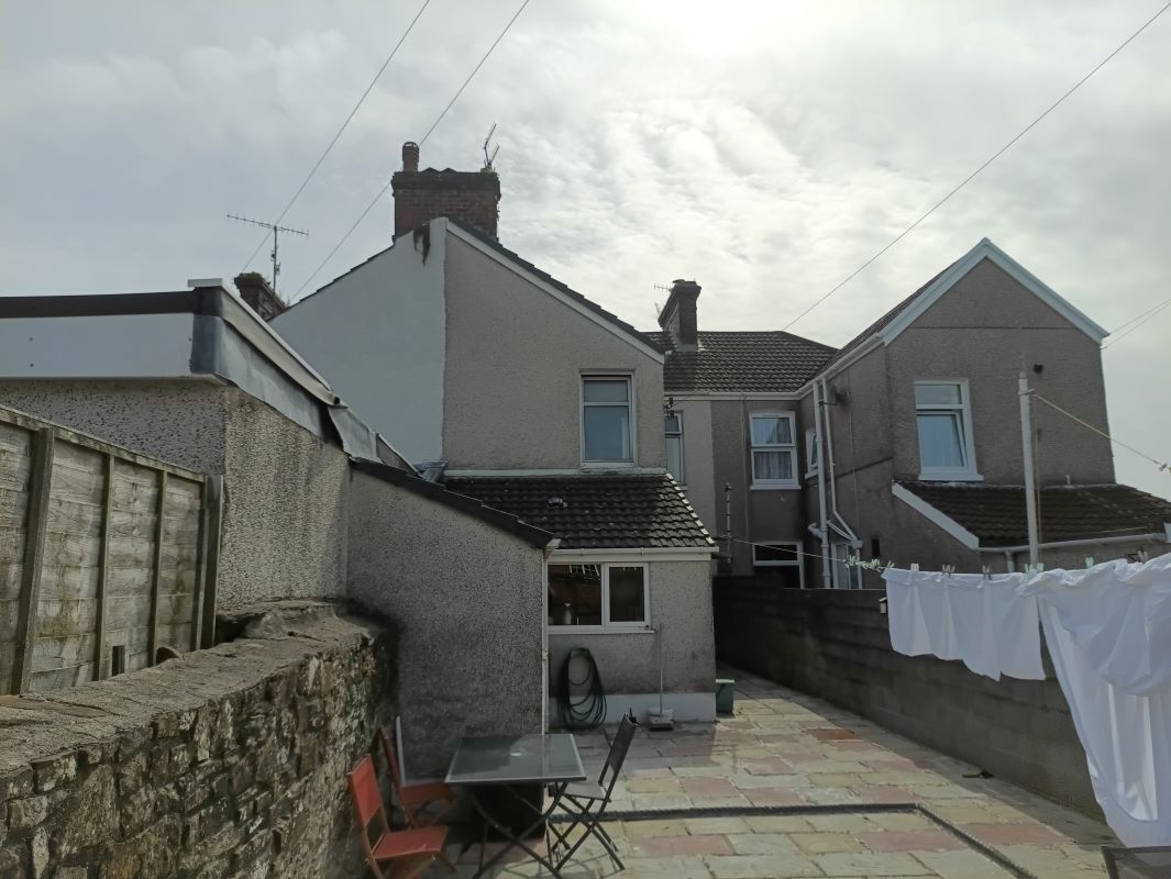 Coleshill Terrace, Llanelli, Dyfed, SA15 3DA